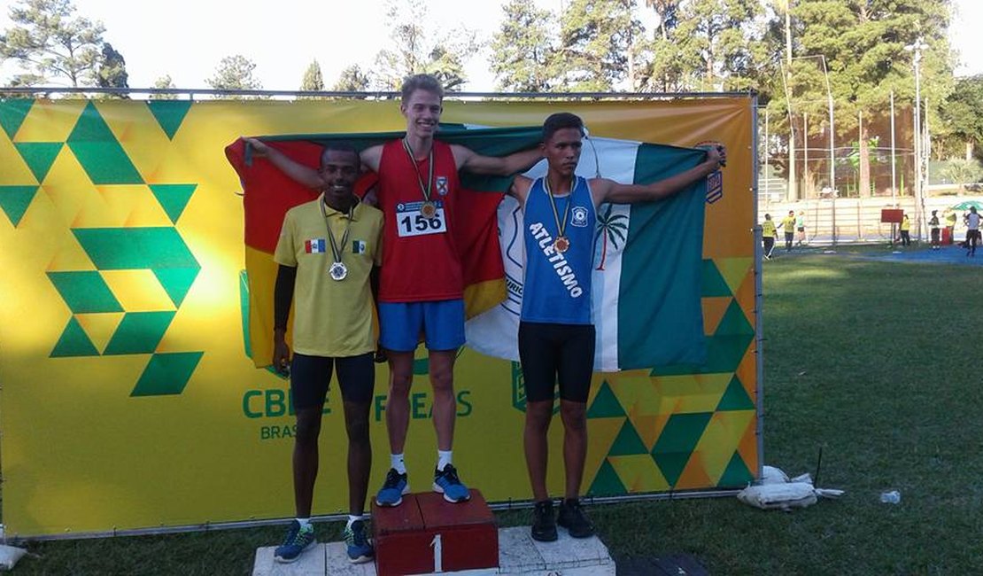 Arapiraquense conquista segundo lugar em campeonato de atletismo 