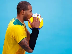 Vôlei masculino do Brasil supera Japão e enfrentará os russos na semifinal em Tóquio