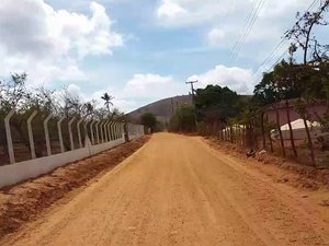 Corpo com perfurações no pescoço é encontrado em estrada de Igaci