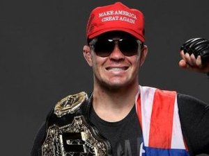 Americano nocauteado no UFC é fã de Trump e chamou Brasil de ‘chiqueiro’