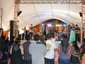 Evento reúne pagode gospel e pop rock no Mercado do Artesanato neste feriado