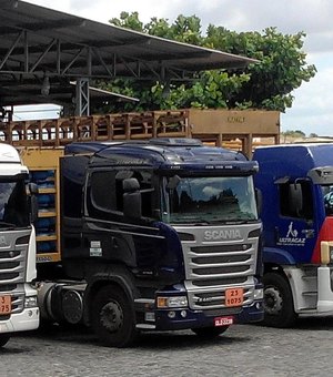 Carreta com placa de São Sebastião  é roubada e saqueada, em Pernambuco 