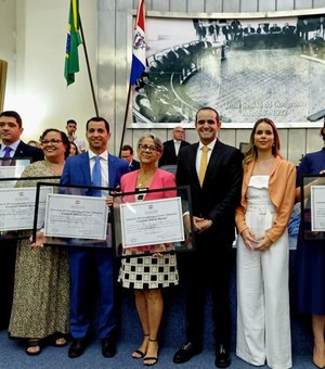 Policiais civis são homenageados com Comenda Fátima Pirauá por atuação em defesa da infância
