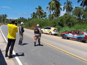 Barreiras sanitárias são instaladas em Maragogi para controlar entrada e saída na cidade
