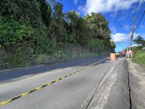 Ladeira de Fernão Velho terá sistema “Pare e Siga” a partir da tarde desta segunda