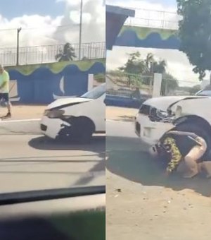[Vídeo] Colisão entre três veículos é registrada na Avenida Fernandes Lima, em Maceió