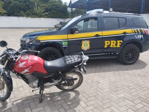 PRF prende em Rio Largo homem por receptação de moto roubada em Aracaju
