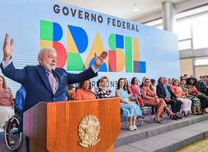 Projetos para mulheres anunciados por Lula são da época de Bolsonaro e Temer