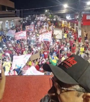 Caminhada em apoio a Lula reúne multidão no Centro de Arapiraca