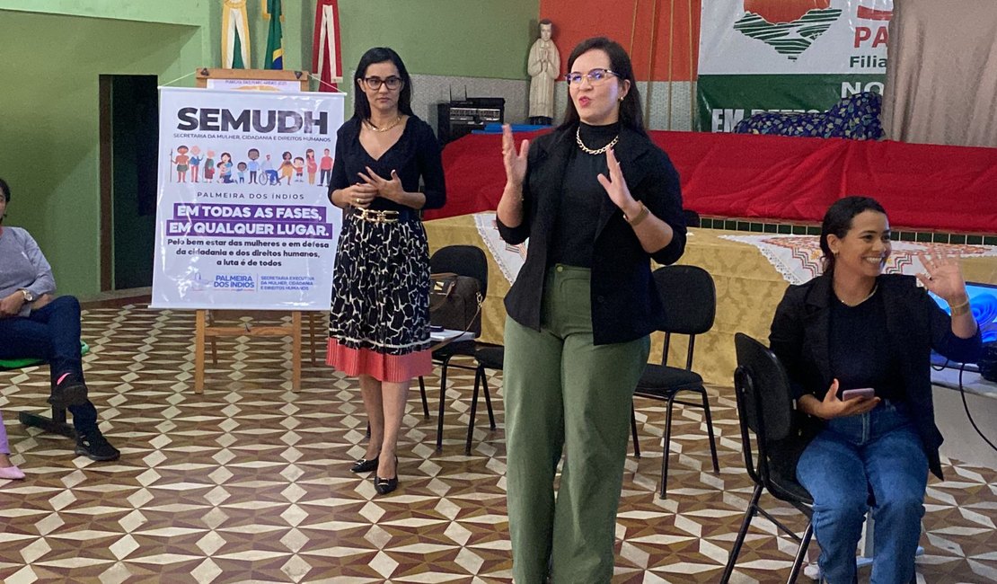 Mulheres representantes de associações comunitárias recebem palestra sobre educação previdenciária em Palmeira
