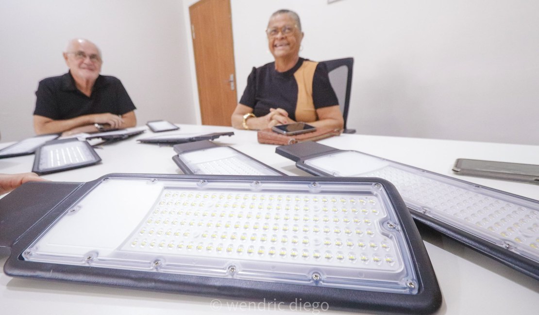 Prefeitura de Palmeira planeja ações do programa Minha Cidade Iluminada
