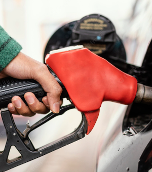 Pesquisa do Procon aponta que redução nos preços dos combustíveis se mantém em Arapiraca