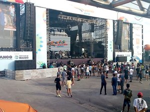 Público começa a chegar para último dia do Maceió Verão 2018