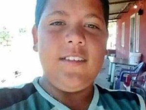 Menino de 13 anos é morto com 14 tiros enquanto buscava primo para festa