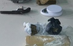 Polícia apreendeu 1,5kg de maconha, balança de precisão e dois revólveres, calibres 32 e 38