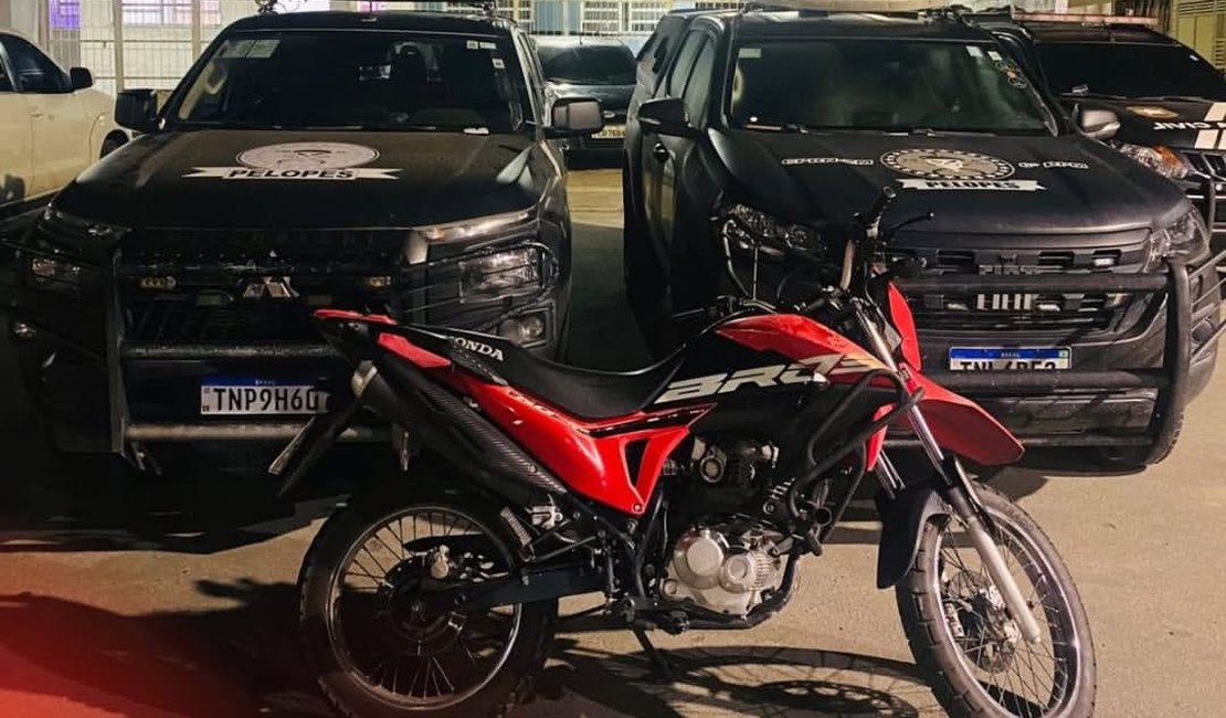 Polícia apreende veículo irregular no Centro do município de Porto Calvo