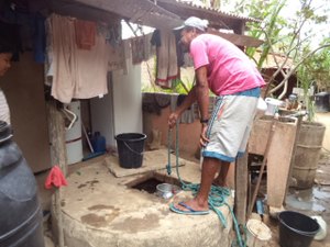 Água super aquecida de poço  preocupa moradores em Taquarana