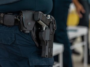 Agente da Guarda Municipal é presa após atirar dentro de condomínio