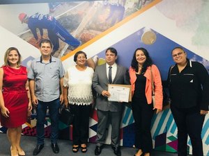 Conseg homenageia superintendente do Instituto de Identificação de Alagoas