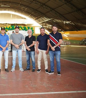 Prefeito Petrúcio Barbosa distribui mais de 30 toneladas de alimentos para famílias de Igaci