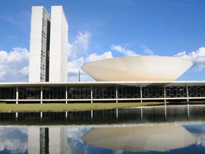 Congresso aprova mudança na LDO para ajudar governo a bancar novo Bolsa Família