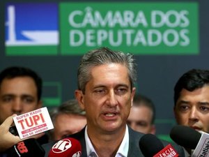 Rogério Rosso confirma que disputará presidência da Câmara