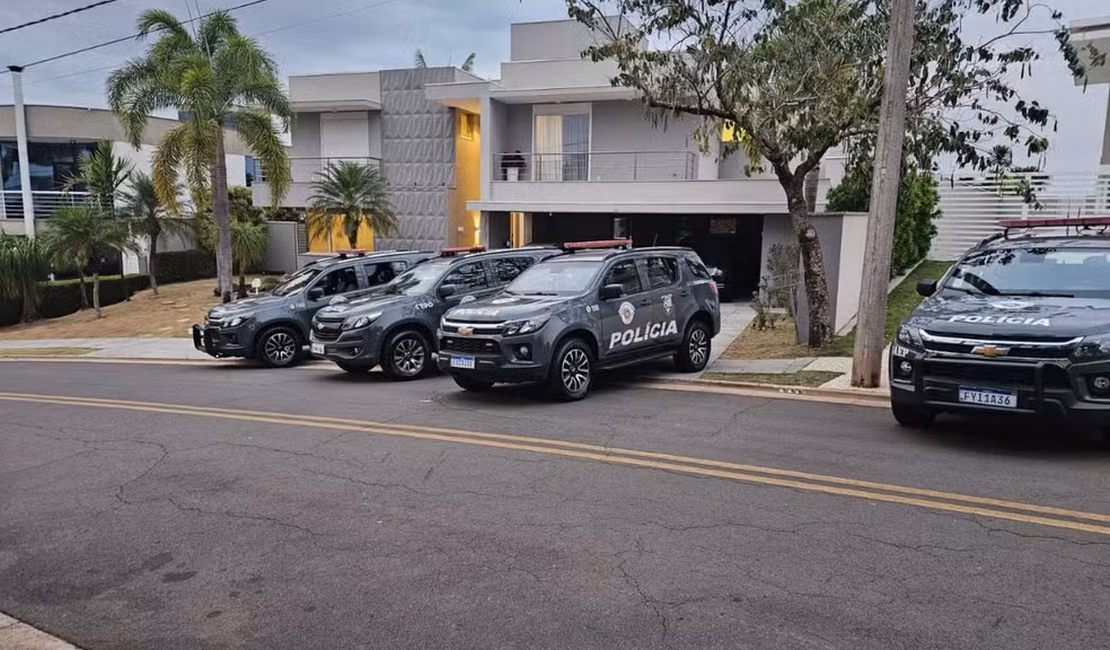 Polícia prende dois e desarticula plano do PCC para matar promotor em SP