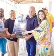 Prefeitura de Palmeira dos Índios entrega mais de 20 mil alevinos e incentiva a piscicultura nas comunidades rurais