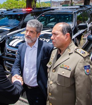 Governador entrega 10 viaturas para reforçar a segurança pública no Estado