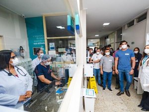 Comitiva com dez vereadores visita o futuro Hospital da Cidade e elogiam estrutura