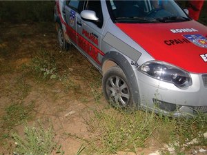 Menor foi apreendido vendendo drogas em terreno baldio