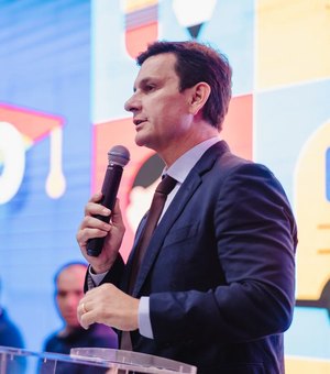 Prefeito Marcelo Beltrão divulga data de pagamento do rateio do Prêmio Escola 10