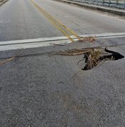 Buraco se abre na cabeceira da Ponte sobre o Rio São Miguel; DER descarta riscos