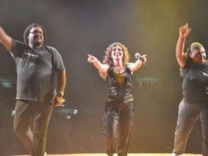 [Vídeo] Prefeita Fernanda Cavalcanti comenta em entrevista expectativa para o show de Aline Barros