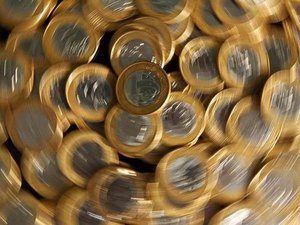 Brasileiros já pagaram este ano R$ 900 bilhões de impostos e taxas