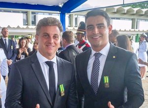JHC e o Global Luciano Huck recebem a mais alta Honraria da Marinha Brasileira