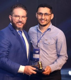 Ufal recebe prêmio nacional por investimento em capacitação de equipes