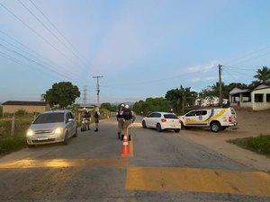 Polícia Rodoviária revista 112 condutores na região da Zona da Mata nesta sexta-feira