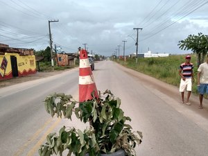 Porto Calvo: buraco na pista causa perigo na AL 105