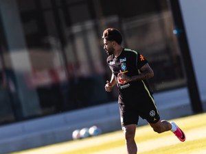 Lucas Paquetá tem lesão na coxa confirmada, sem previsão de retorno