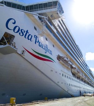 Navio Costa Pacifica traz mais de 3,8 mil turistas a Maceió