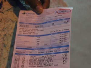 Sem aumento, conta de luz fica mais barata até fim do verão