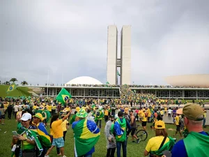 Interventor diz que há indícios de que trabalhadores dos Três Poderes participaram de ataque em Brasília