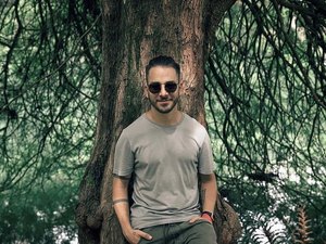 “Quase me borrei de medo”, diz Junior Lima após fugir de tubarão