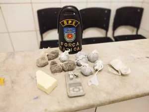 Faccionado é preso após tentar esconder drogas em guarda-roupa