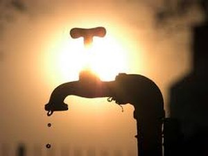 Governador assina ordem de serviço para a perfuração de 100 poços nas cidades atingidas pela seca