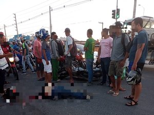 Motociclista tem cabeça esmagada por ônibus na Avenida Menino Marcelo