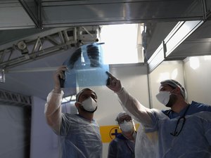 Médicos cubanos recebem registro para atuar em Alagoas