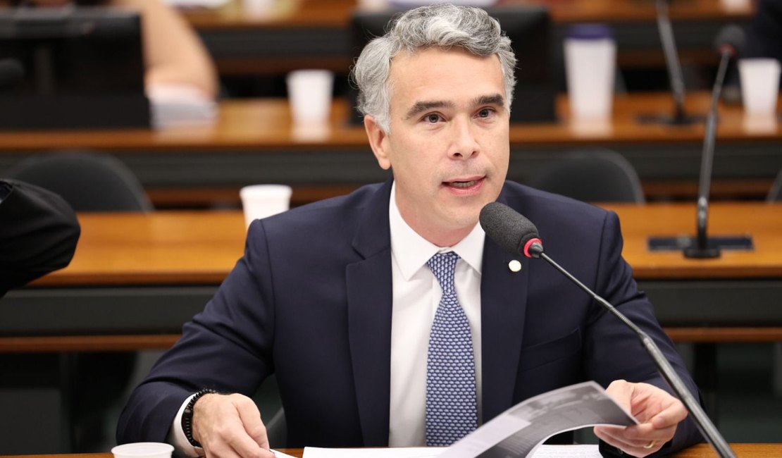 Rafael Brito defende fim da escala 6x1 e diz que descanso é direito do trabalhador