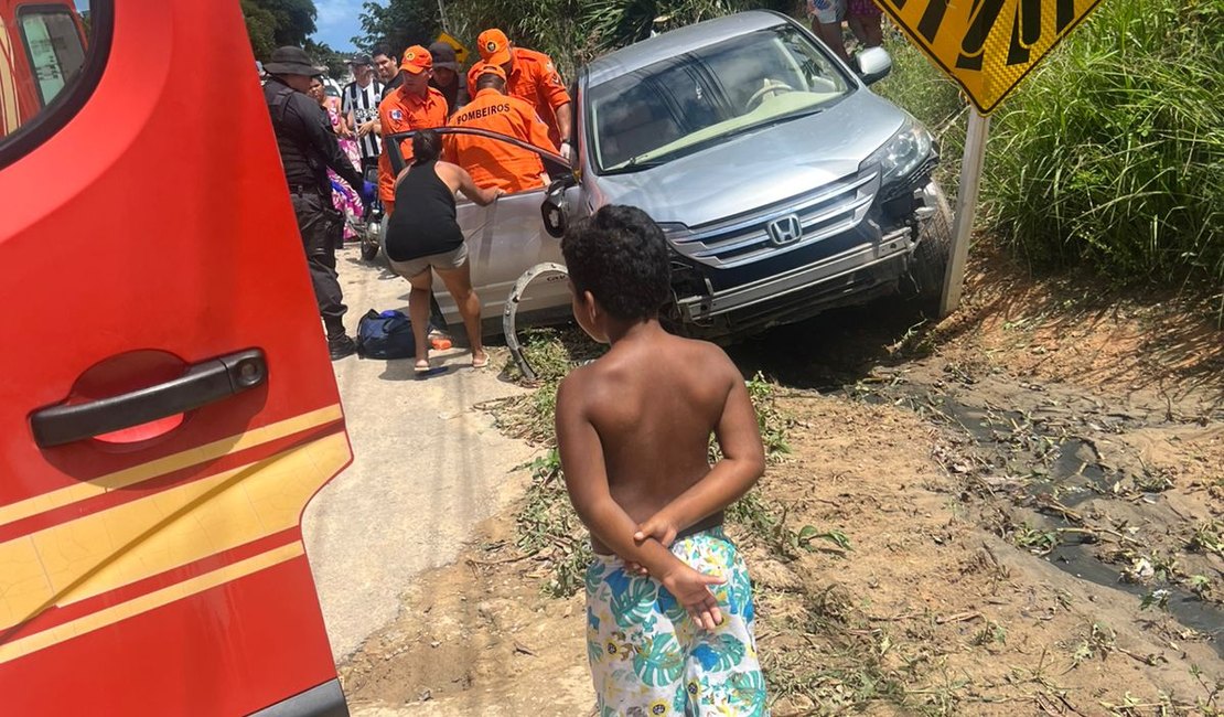 Colisão entre carro e moto deixa feridos em Maragogi